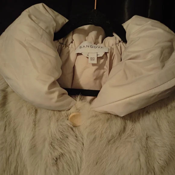 Magnificient Rabbit Fur Vest - Picture 5 of 9